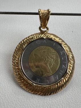 Republica Italiana 1987 L500 Coin Pendant